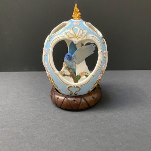 Decoratief, porseleinen/keramieken Fabergé-STIJL Sierei met 3D Vogel 2025_11_#16